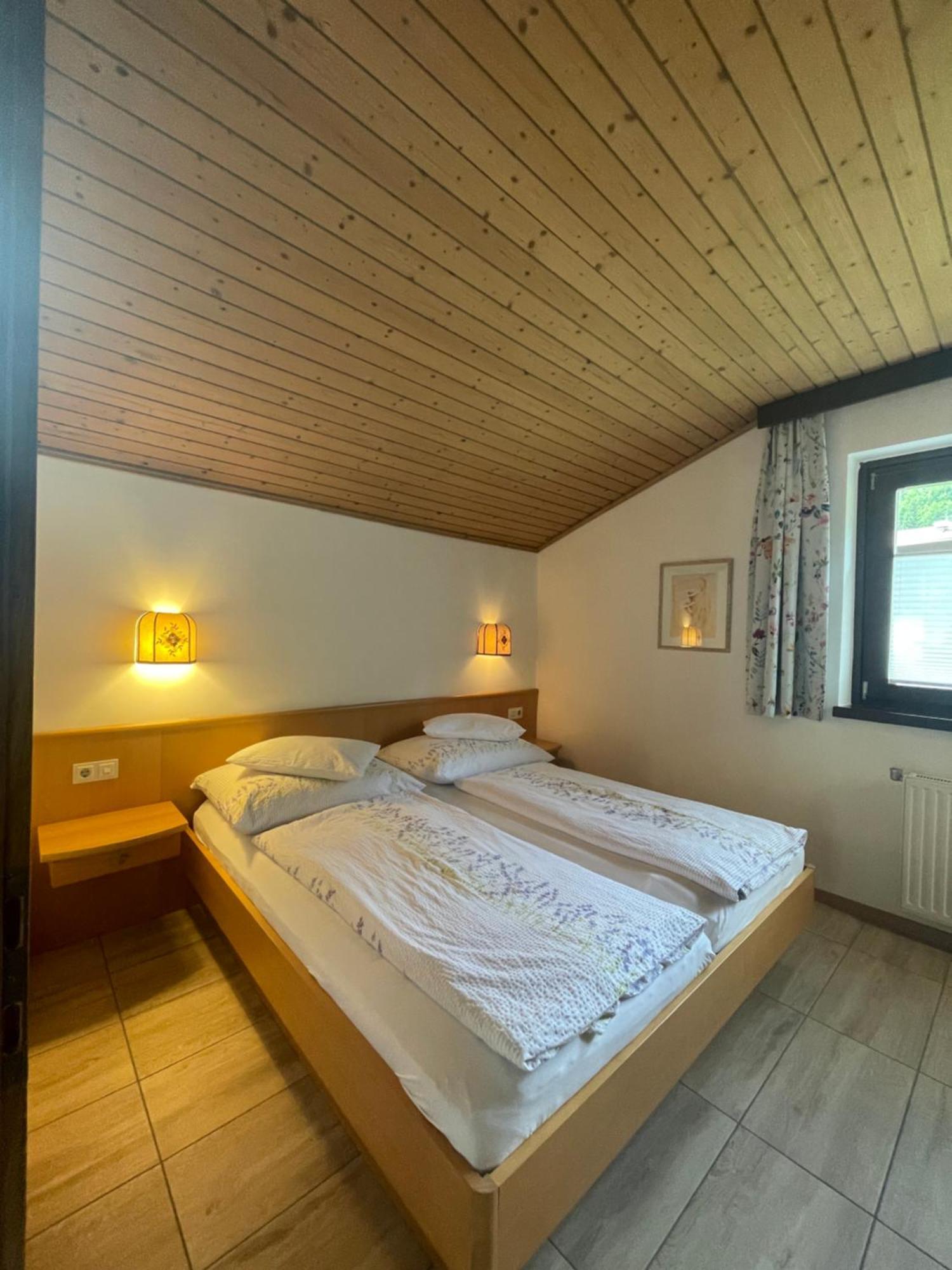 Restaurant-Pension Dorfwirt บาด ไคลน์เคิร์ชไฮม์ ภายนอก รูปภาพ