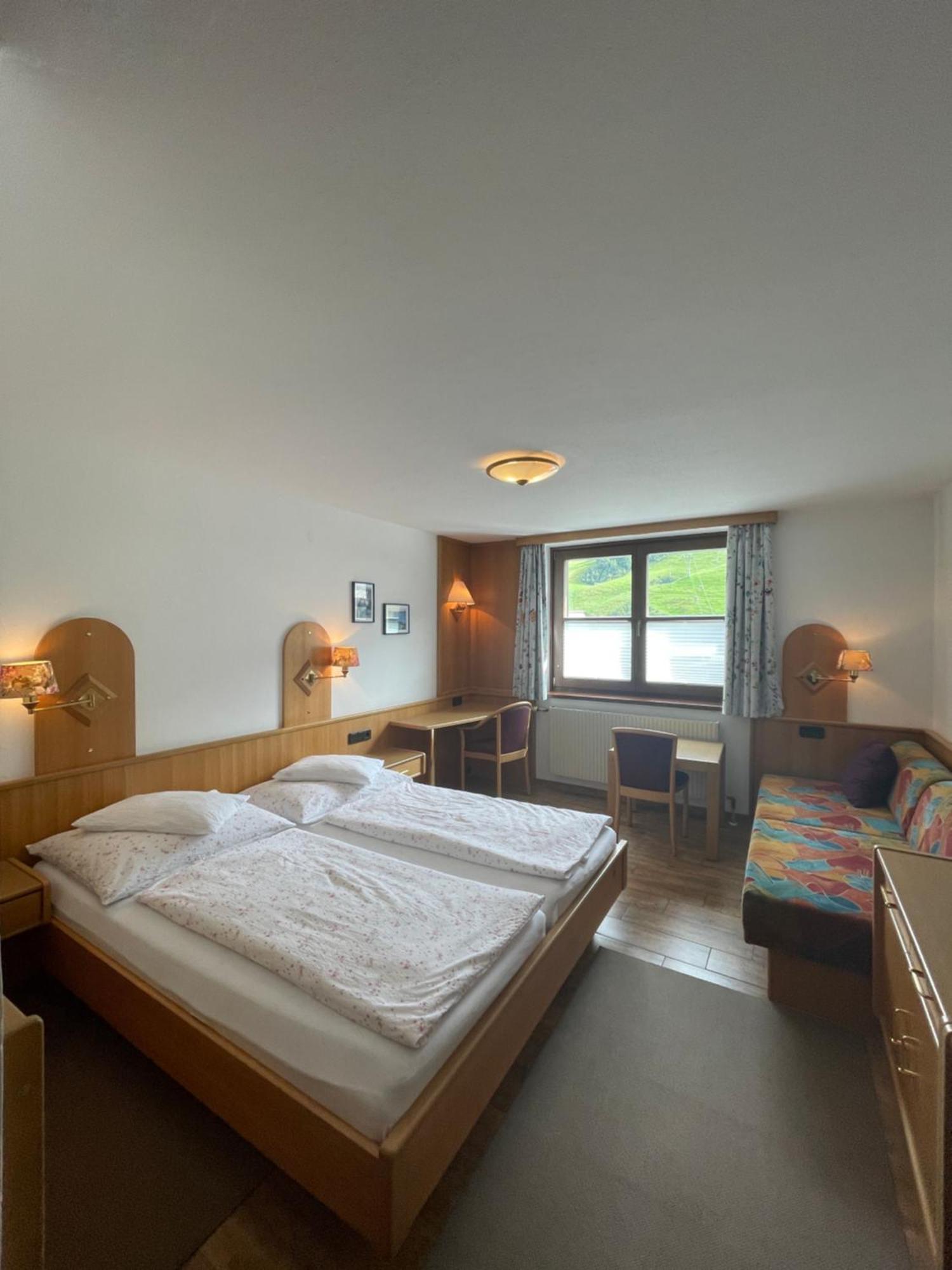 Restaurant-Pension Dorfwirt บาด ไคลน์เคิร์ชไฮม์ ภายนอก รูปภาพ