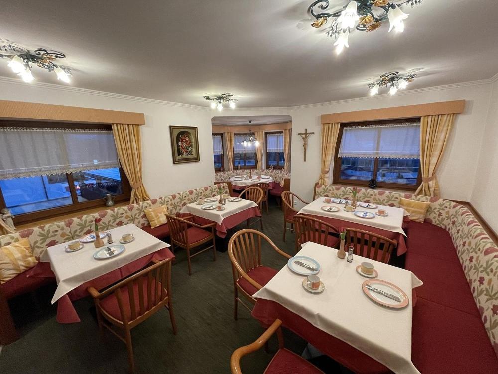 Restaurant-Pension Dorfwirt บาด ไคลน์เคิร์ชไฮม์ ภายนอก รูปภาพ